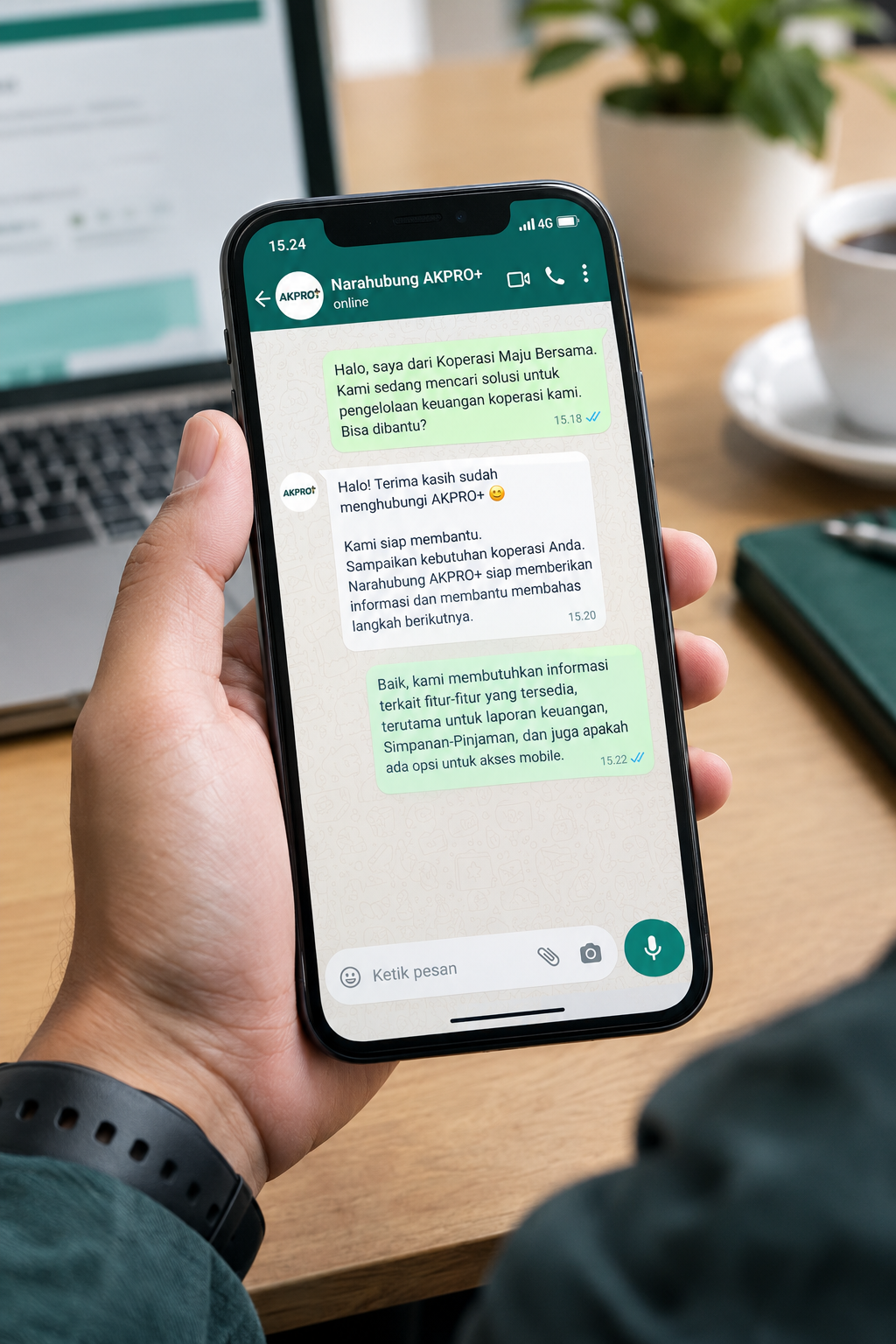 Narahubung AKPRO+ berdiskusi dengan pengelola koperasi